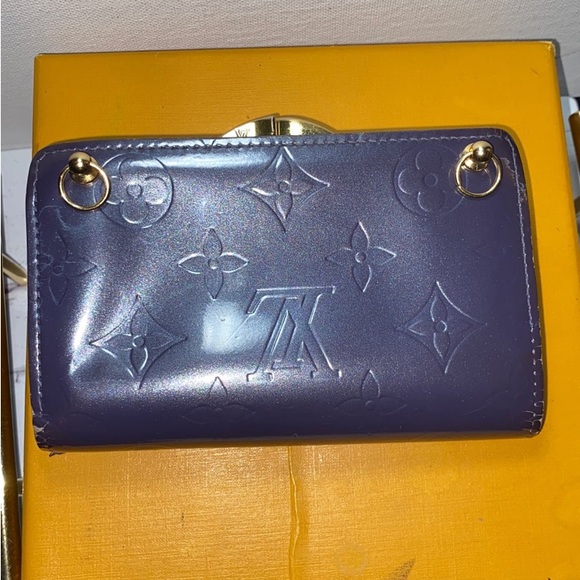 Authentic Louis Vuitton Vernis French Kisslock Wallet - Picture 3 of 14